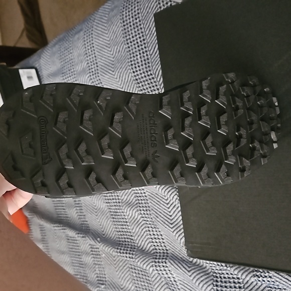 Adidas NMD R1 Camo Sneakers.BRAND NEW IN BOX. NEVER WORN or TRIED ON!!!!! - Picture 5 of 7